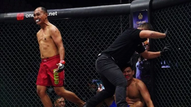 Hasil One Pride MMA: The Tiger Tumbangkan Sudirman di Ronde Pertama