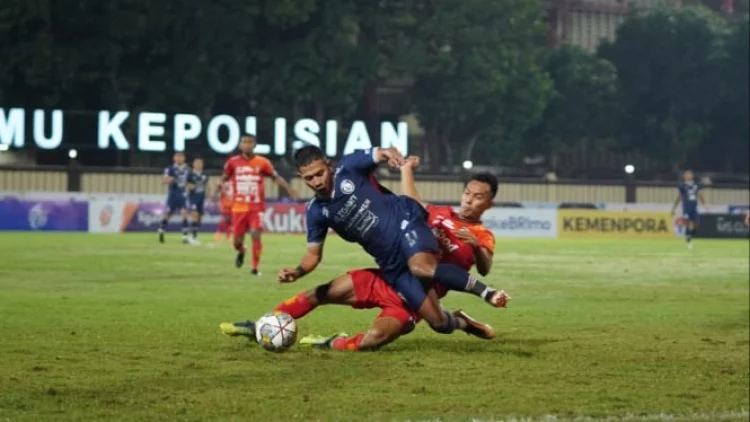 Arema FC Usung Misi Curi Poin di Kandang Persita